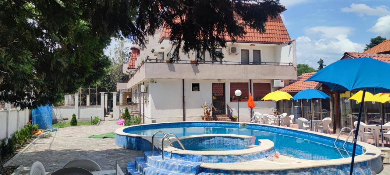 Family Hotel Saint Peter Saints Constantine and Helena Exterior photo